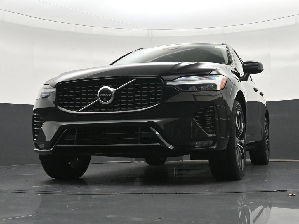 2024 Volvo XC60 B5 Plus Dark Theme