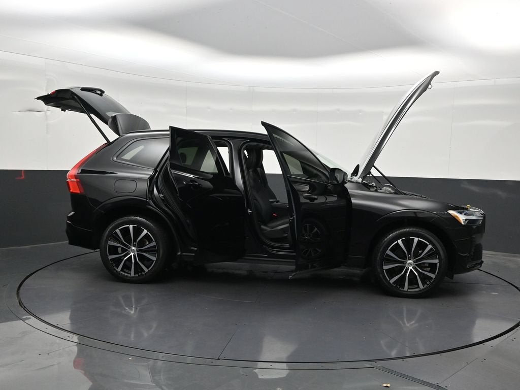 2024 Volvo XC60 B5 Plus Dark Theme