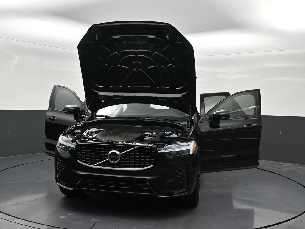2024 Volvo XC60 B5 Plus Dark Theme