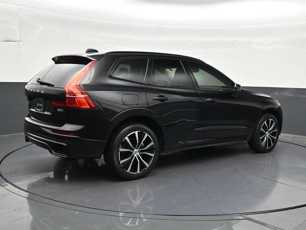 2024 Volvo XC60 B5 Plus Dark Theme