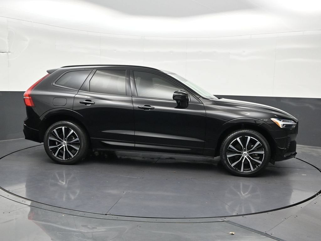 2024 Volvo XC60 B5 Plus Dark Theme
