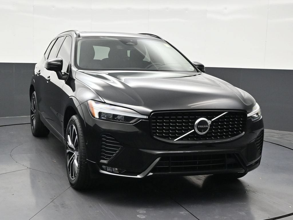 2024 Volvo XC60 B5 Plus Dark Theme