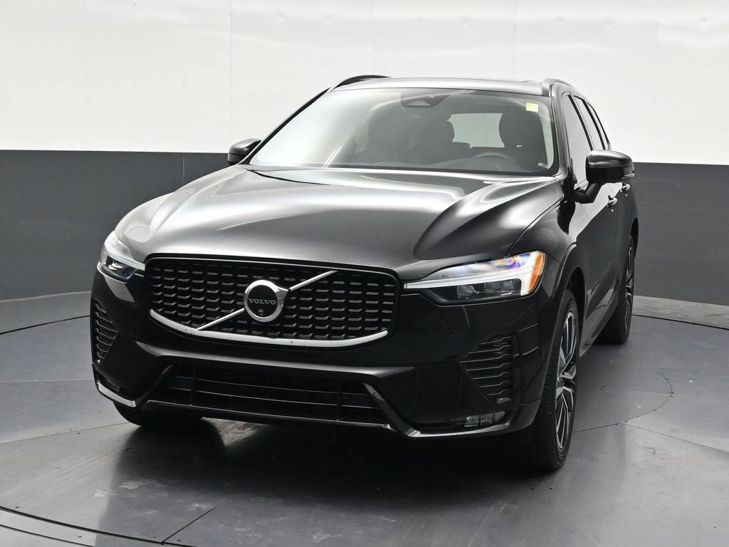 2024 Volvo XC60 B5 Plus Dark Theme