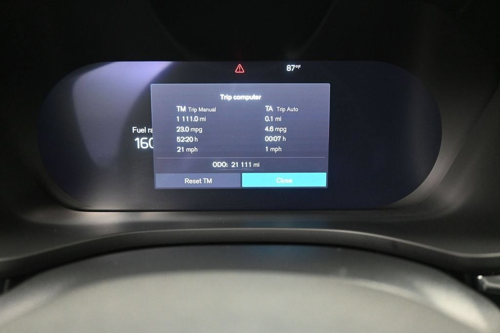 2024 Volvo XC60 B5 Ultimate Dark Theme