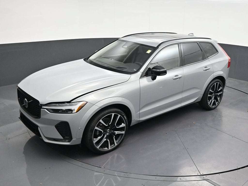 2024 Volvo XC60 B5 Ultimate Dark Theme
