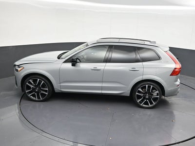 2024 Volvo XC60 B5 Ultimate Dark Theme