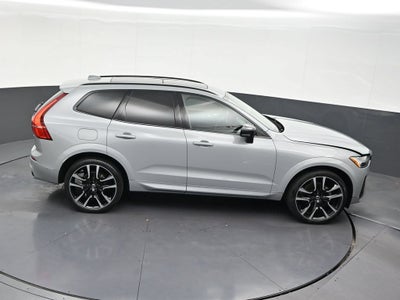 2024 Volvo XC60 B5 Ultimate Dark Theme