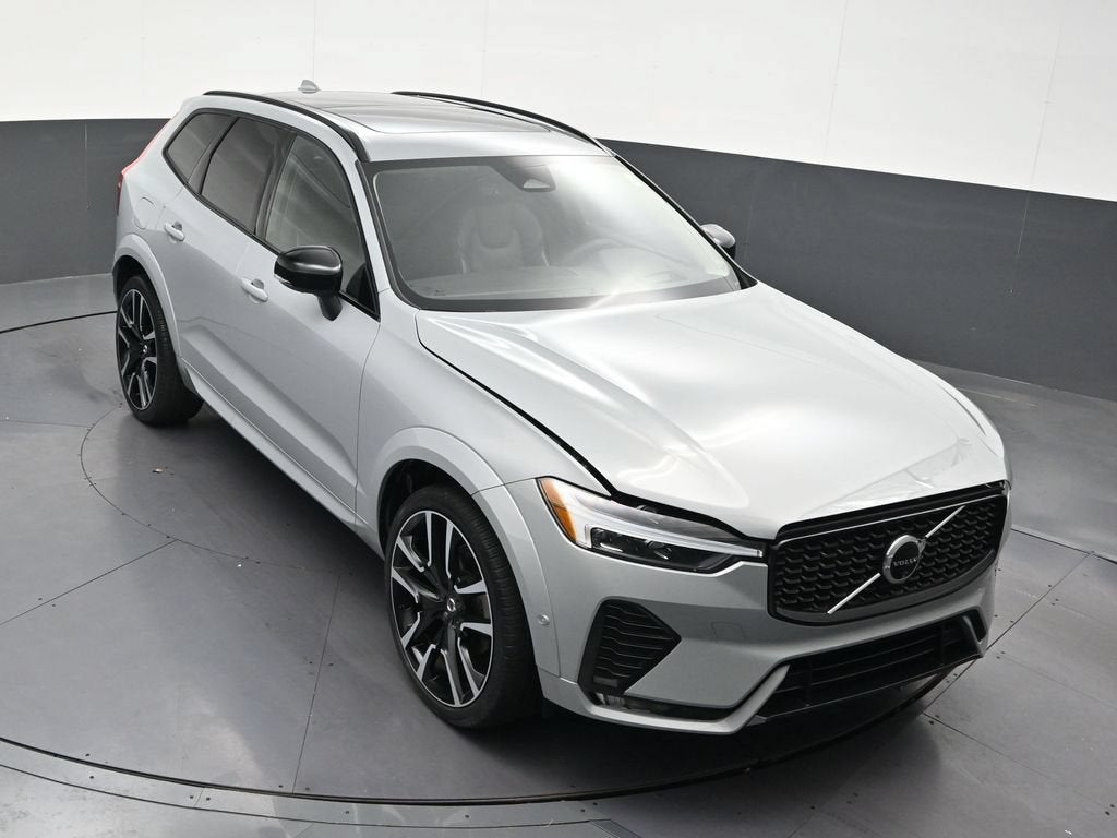 2024 Volvo XC60 B5 Ultimate Dark Theme
