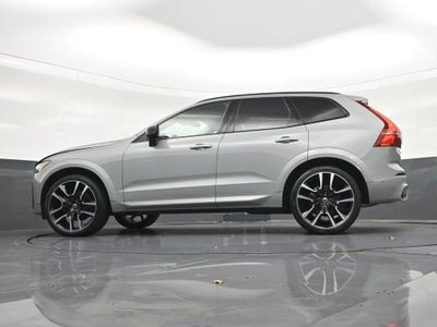 2024 Volvo XC60 B5 Ultimate Dark Theme