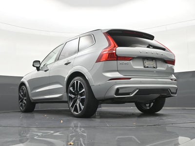 2024 Volvo XC60 B5 Ultimate Dark Theme