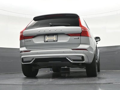 2024 Volvo XC60 B5 Ultimate Dark Theme