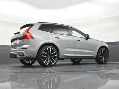 2024 Volvo XC60 B5 Ultimate Dark Theme