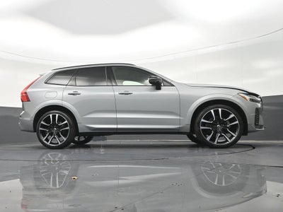 2024 Volvo XC60 B5 Ultimate Dark Theme