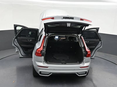 2024 Volvo XC60 B5 Ultimate Dark Theme