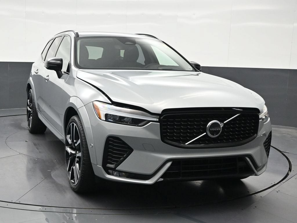 2024 Volvo XC60 B5 Ultimate Dark Theme