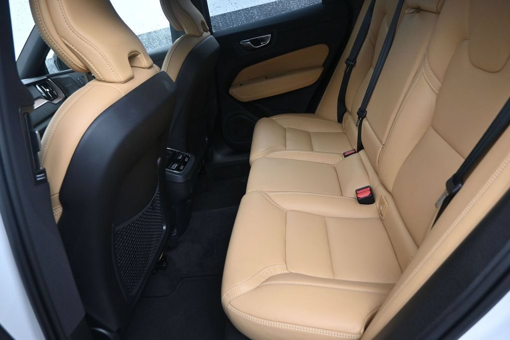 2024 Volvo XC60 Ultimate Dark Theme