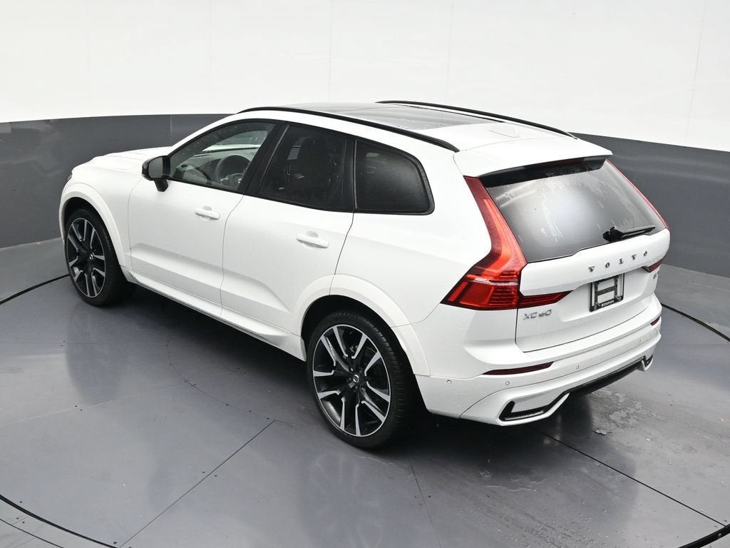 2024 Volvo XC60 Ultimate Dark Theme