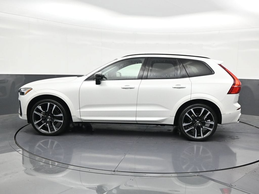 2024 Volvo XC60 Ultimate Dark Theme