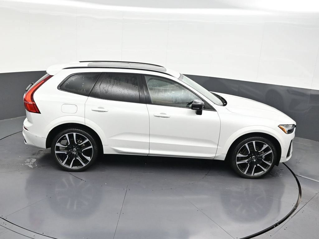 2024 Volvo XC60 Ultimate Dark Theme