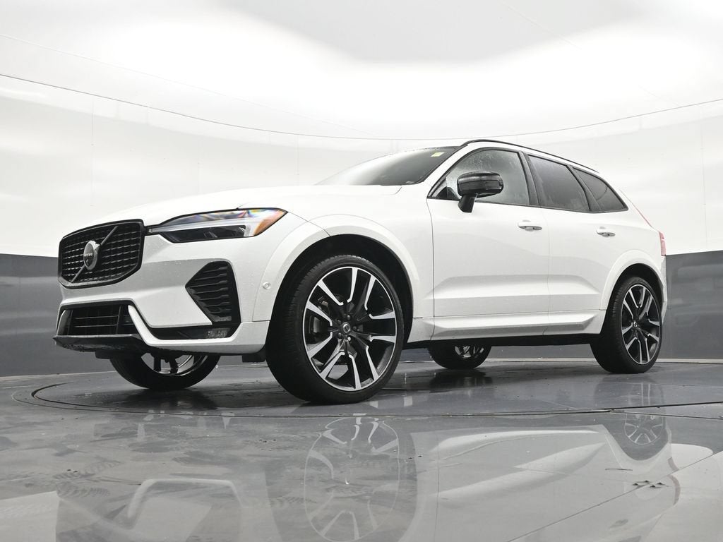 2024 Volvo XC60 Ultimate Dark Theme