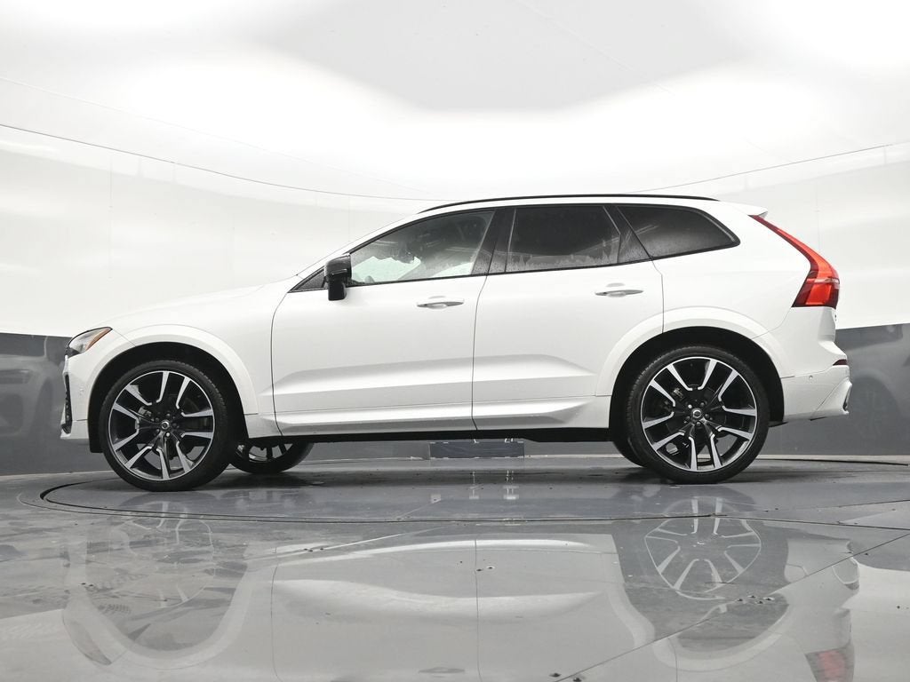 2024 Volvo XC60 Ultimate Dark Theme