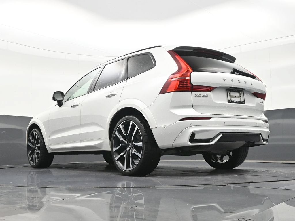 2024 Volvo XC60 Ultimate Dark Theme