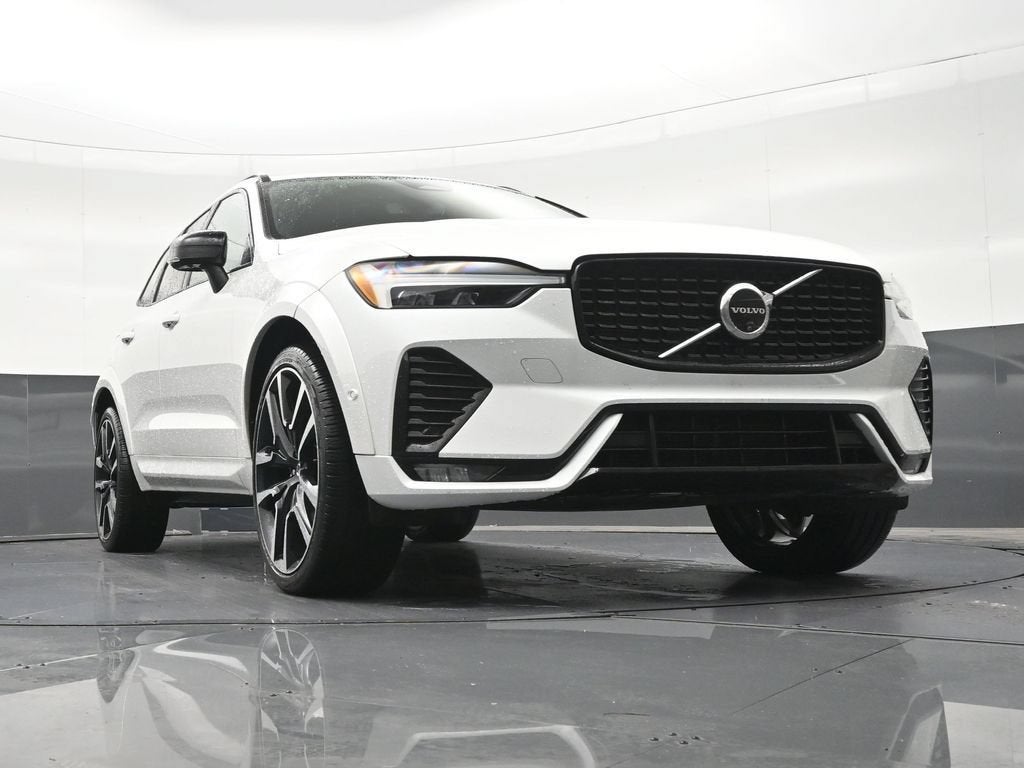 2024 Volvo XC60 Ultimate Dark Theme