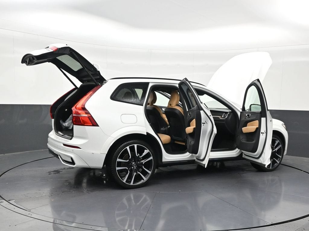 2024 Volvo XC60 Ultimate Dark Theme