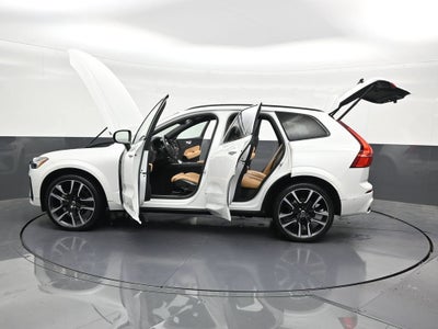 2024 Volvo XC60 Ultimate Dark Theme