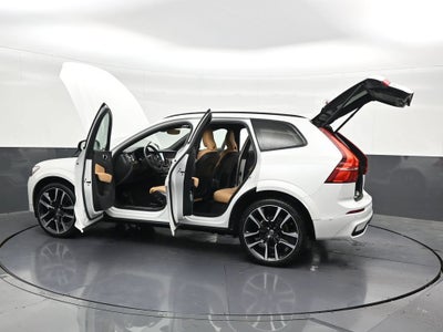2024 Volvo XC60 Ultimate Dark Theme