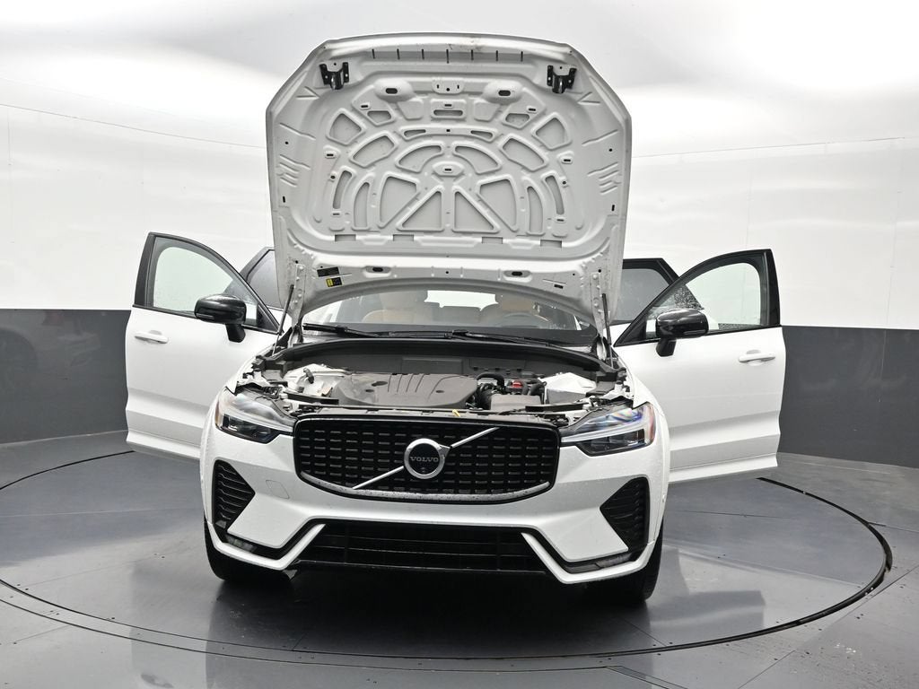 2024 Volvo XC60 Ultimate Dark Theme