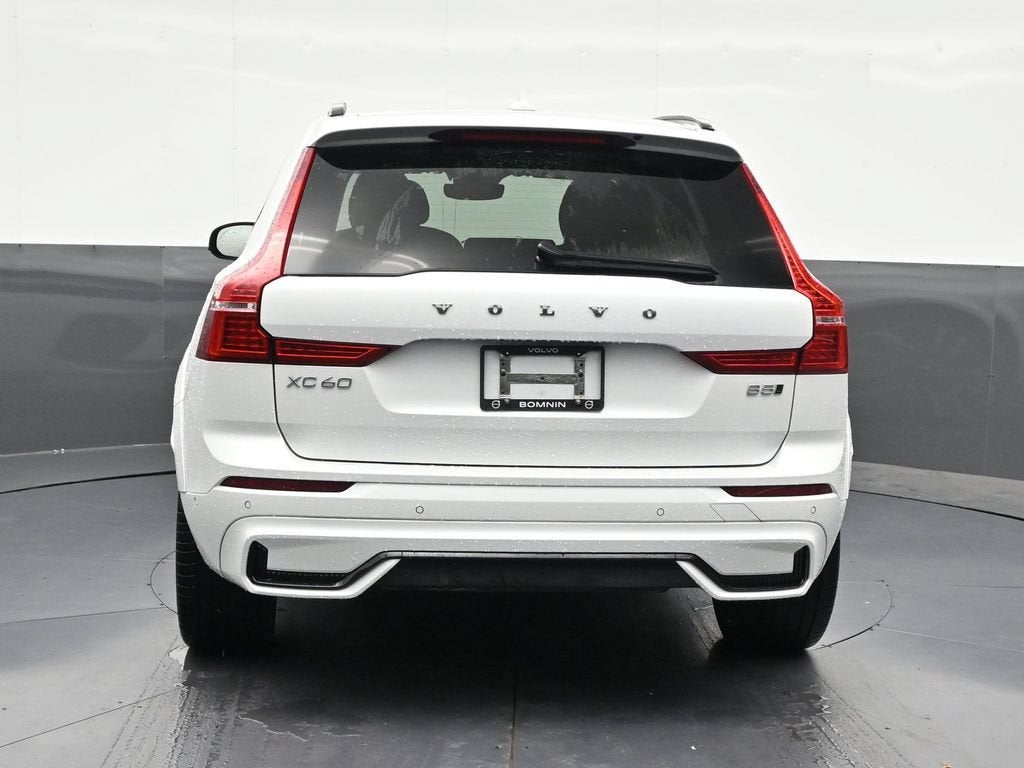 2024 Volvo XC60 Ultimate Dark Theme