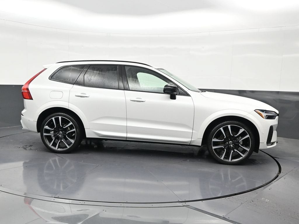 2024 Volvo XC60 Ultimate Dark Theme