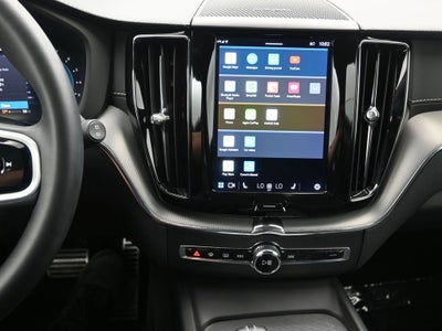 2022 Volvo XC60 R-Design