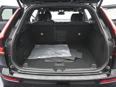 2022 Volvo XC60 R-Design