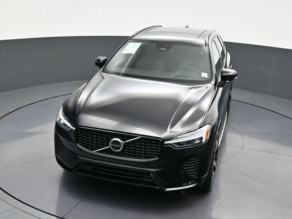 2022 Volvo XC60 R-Design