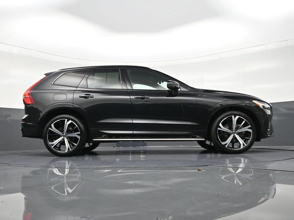 2022 Volvo XC60 R-Design