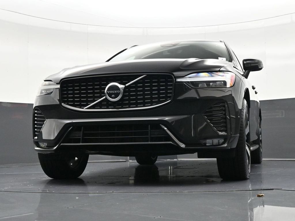 2022 Volvo XC60 R-Design