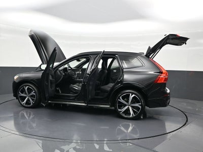 2022 Volvo XC60 R-Design
