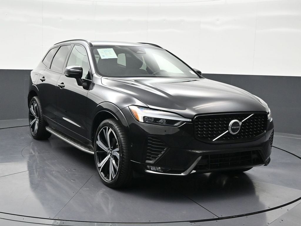2022 Volvo XC60 R-Design