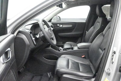 2023 Volvo XC40 Plus Bright Theme