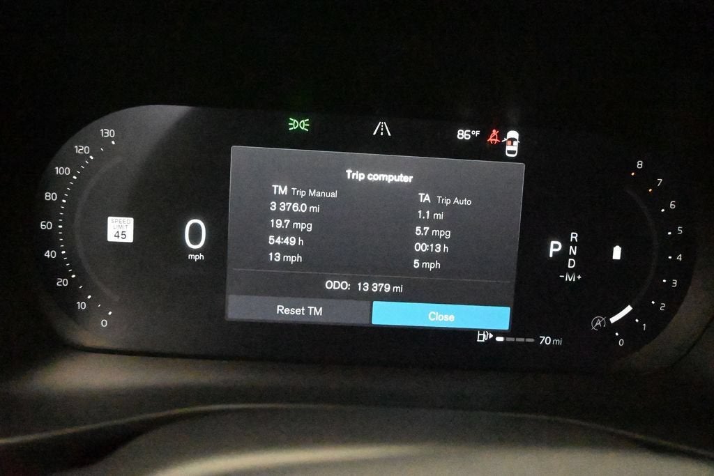 2023 Volvo XC40 Plus Bright Theme