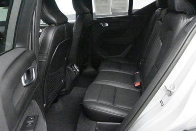 2023 Volvo XC40 Plus Bright Theme