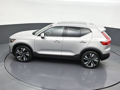 2023 Volvo XC40 Plus Bright Theme