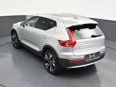 2023 Volvo XC40 Plus Bright Theme