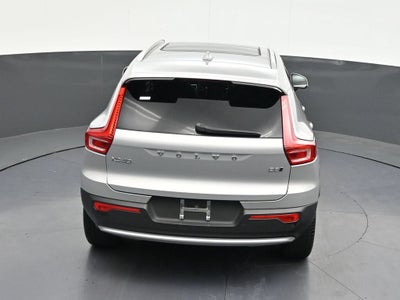 2023 Volvo XC40 Plus Bright Theme
