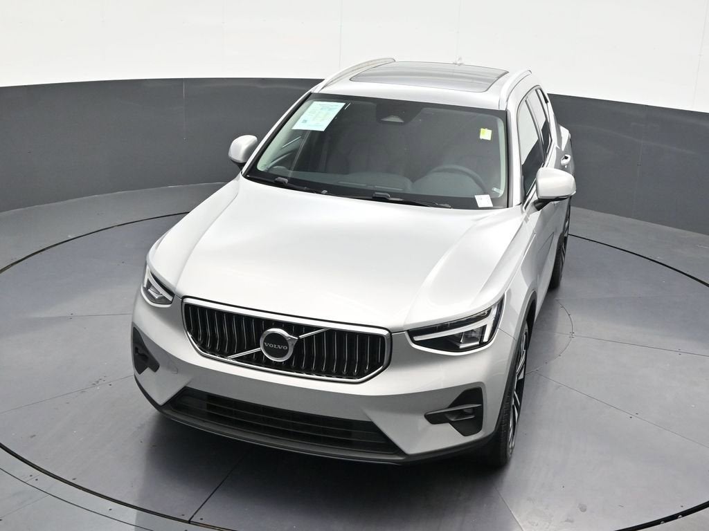 2023 Volvo XC40 Plus Bright Theme