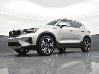 2023 Volvo XC40 Plus Bright Theme