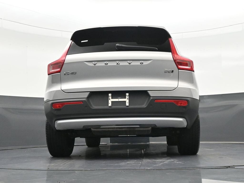 2023 Volvo XC40 Plus Bright Theme