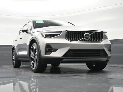 2023 Volvo XC40 Plus Bright Theme